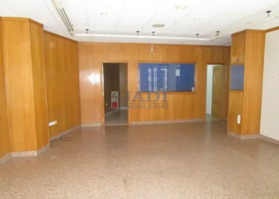alquiler de local en Valdepeñas, CENTRO