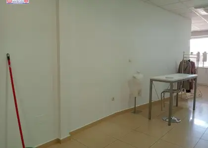 Amplio local en zona de mucho paso en villafranca en Villafranca de los Caballeros