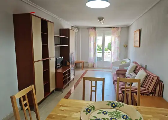 Apartamento céntrico totalmente amueblado con plaza de garaje y trastero en Alcázar de San Juan