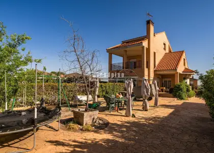 Chalet en venta en Calypo Fado, Casarrubios del Monte, Toledo en Casarrubios del Monte