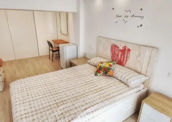 Habitación en un apartamento compartido de 3 habitaciones en Vistafranca, en alquiler. en Málaga