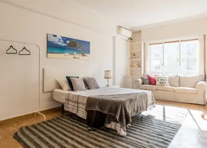 Habitación en un piso compartido de 10 habitaciones en alquiler en Castillejos. en Madrid