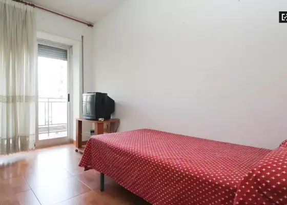 Habitación en un piso compartido de 11 habitaciones en alquiler en Centro-Sagrario, ideal para mujeres y profesionales. en Granada