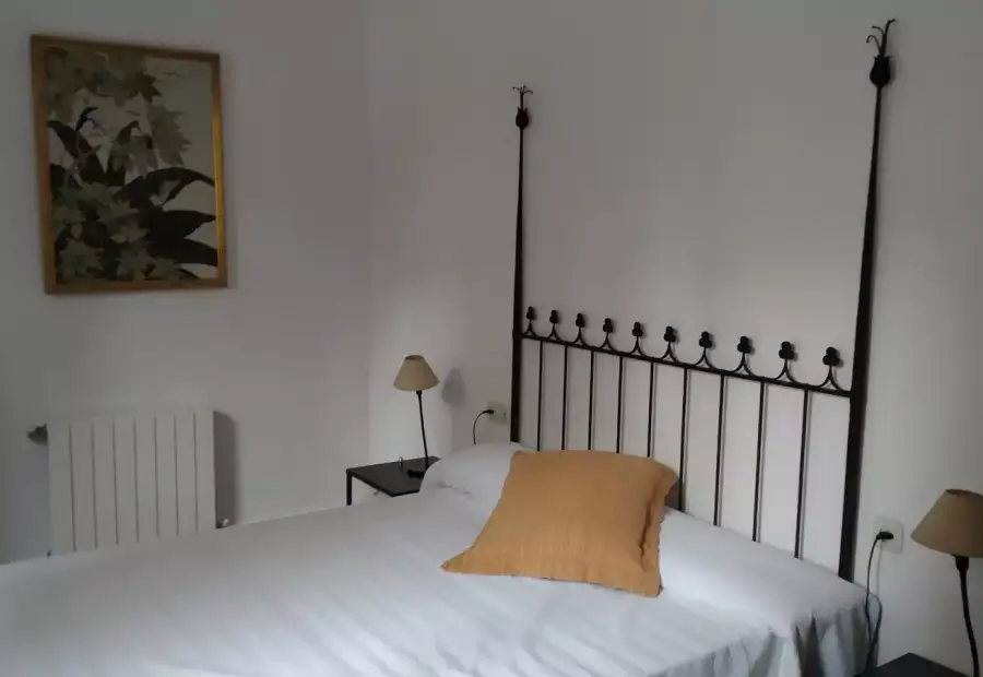 Habitación en un piso compartido de 4 habitaciones en alquiler en La Salut, gastos incluidos. en Barcelona