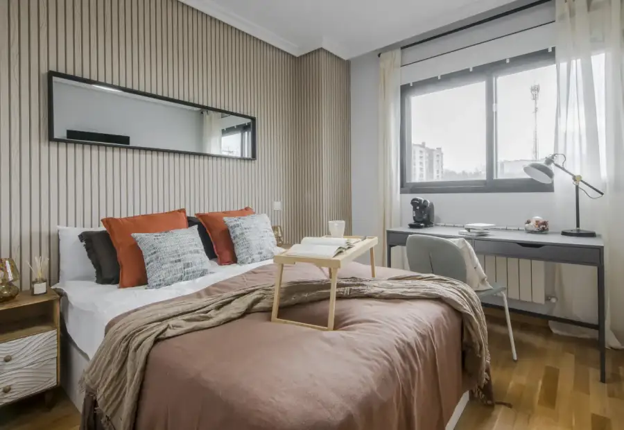 Habitación en un piso compartido de 5 dormitorios en alquiler en Legazpi. en Madrid