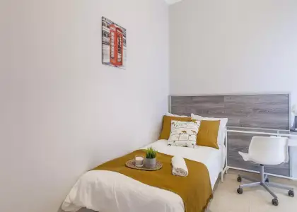 Habitación en un piso compartido de 7 dormitorios en alquiler en Arrancapins, Valencia en Valencia
