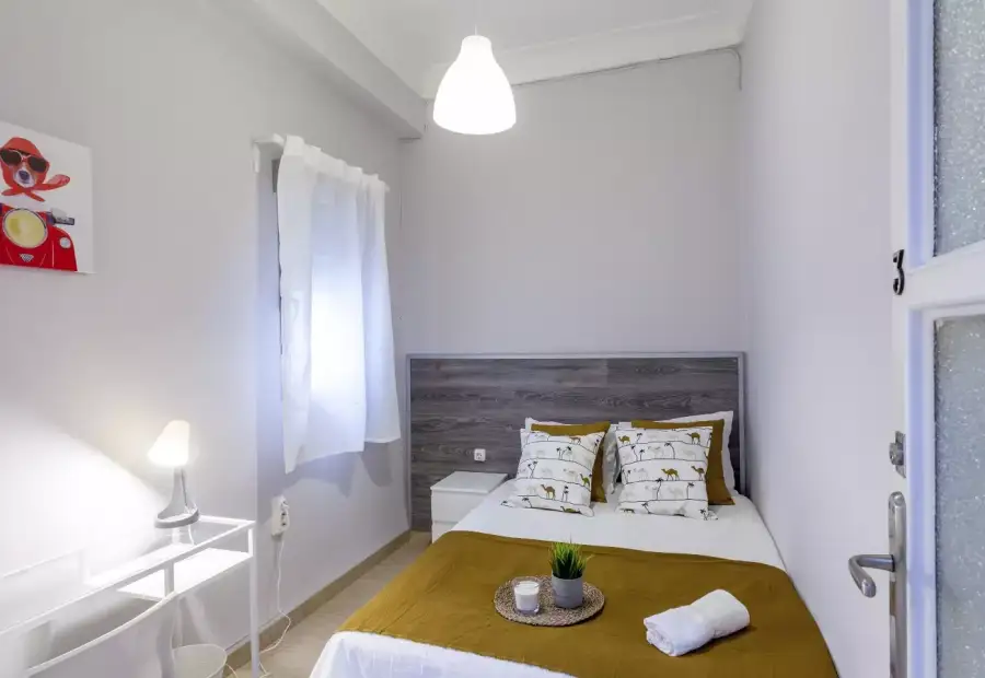 Habitación en un piso compartido de 7 dormitorios en alquiler en Arrancapins, Valencia en Valencia