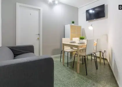 Habitación luminosa en alquiler en un apartamento de 5 dormitorios en El Pla del Real en Valencia