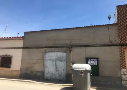 Parcela A demoler o reconstruir La Puebla de Almoradiel en La Puebla de Almoradiel