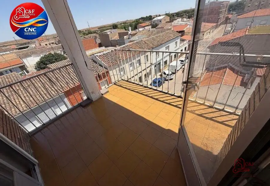 Piso en venta en Alcázar De San Juan, Alcázar De San Juan, de 98 m2 con 3 dormitorios y baño por 69.500 €, Ref. 0447 en Alcázar de San Juan