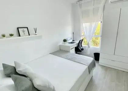 Se alquila habitación en apartamento de 4 dormitorios en Getafe, Madrid en Madrid