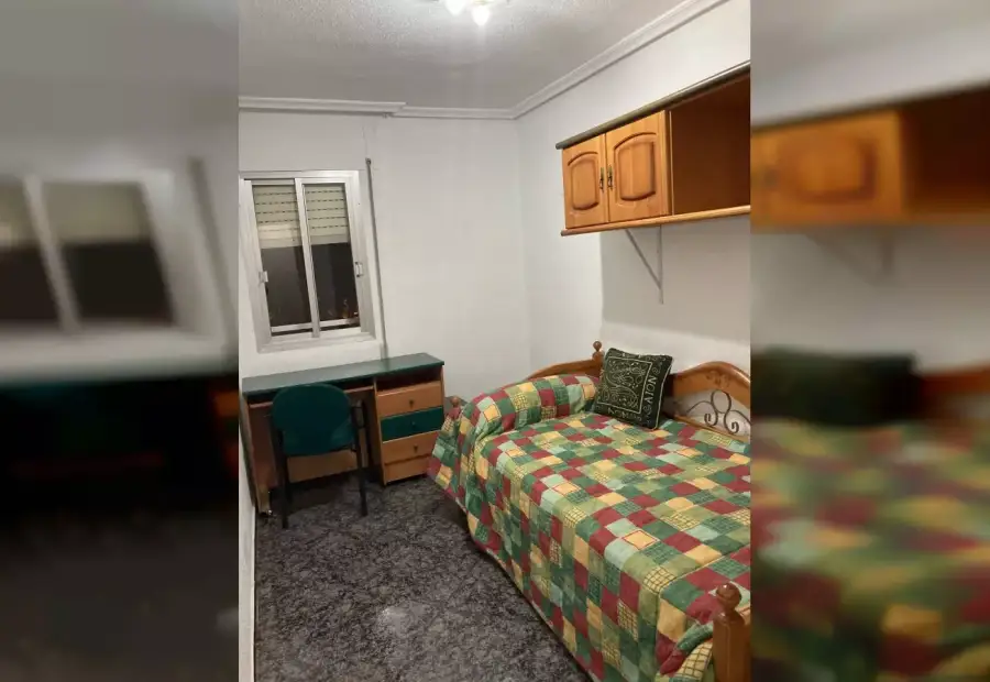 Se alquila habitación en piso compartido de 3 habitaciones en Murcia, no se permite fumar ni mascotas, gastos incluidos. en Murcia