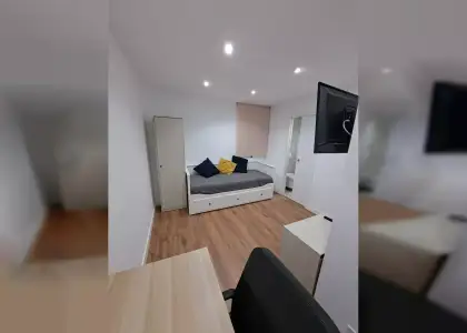 Se alquila habitación en piso compartido de 4 habitaciones en La Creu del Grau, solo chicas en Valencia