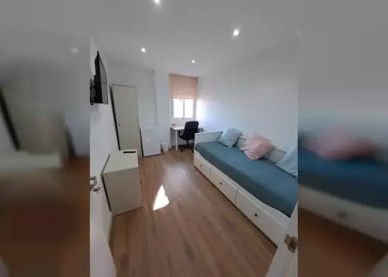 Se alquila habitación en piso compartido de 4 habitaciones en La Creu del Grau, solo chicas en Valencia