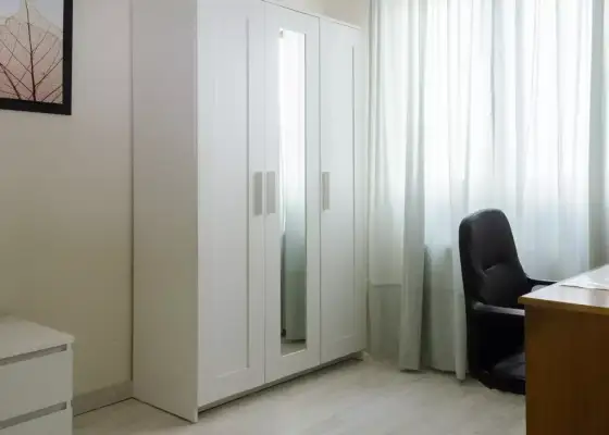 Se alquila habitación en piso compartido de 5 habitaciones en Oviedo
