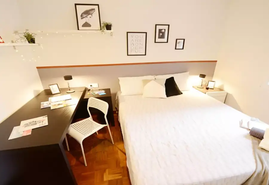 Se alquila habitación en piso de 4 dormitorios en Ametzola en Bilbao