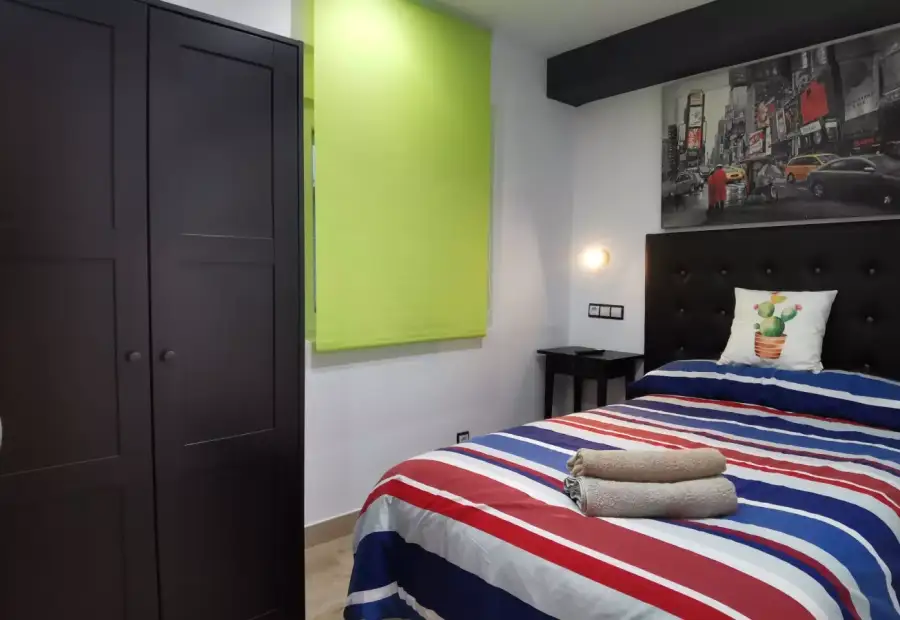 Se alquila habitación en piso de 4 habitaciones en Oviedo en Oviedo