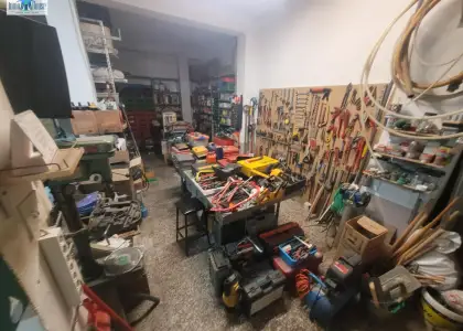 Se vende local con vado en Albacete